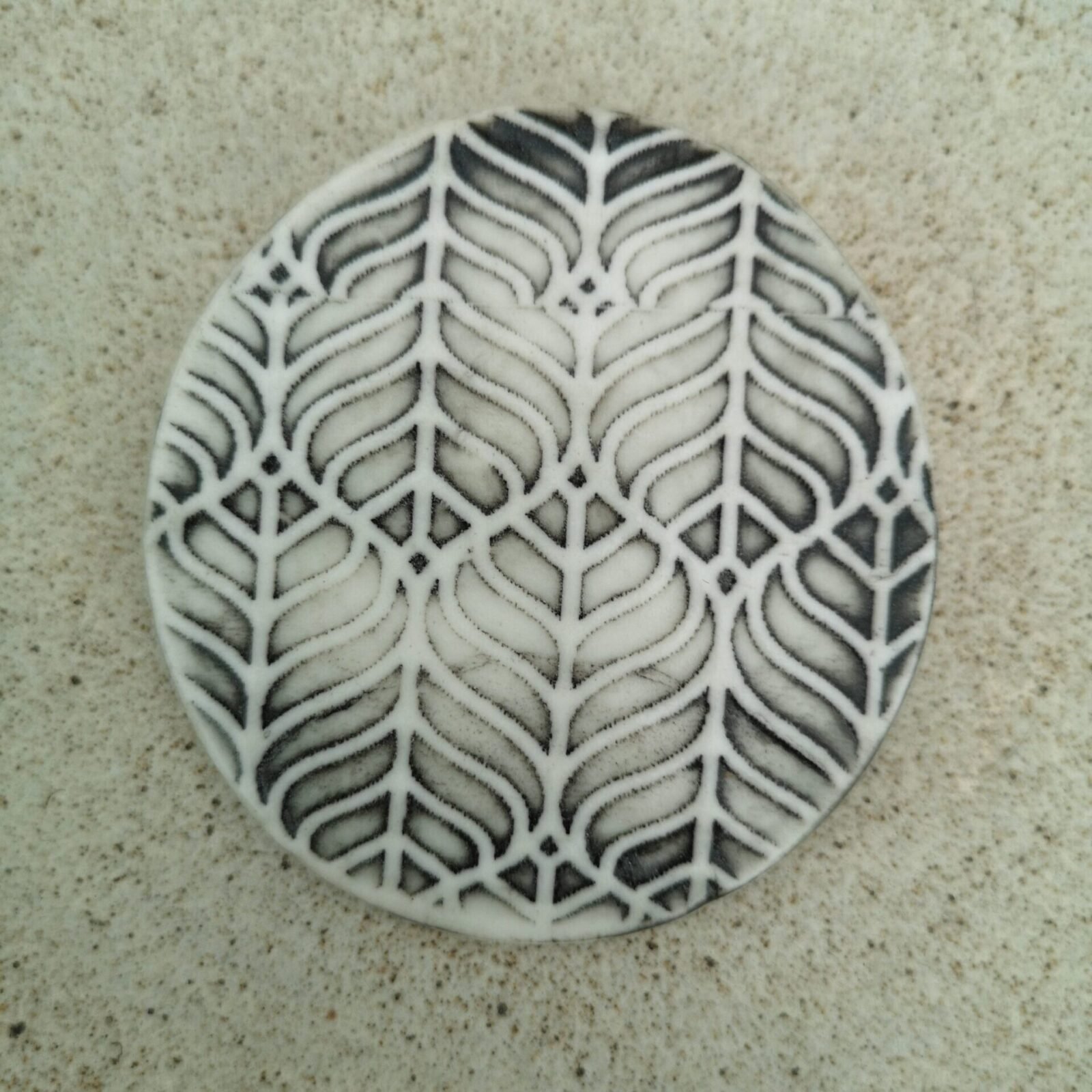 Shadow brooch large