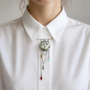 Botanic brooch